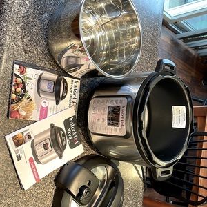Instant pot viva series, 6 quart, 9 in 1 pressure cooker.